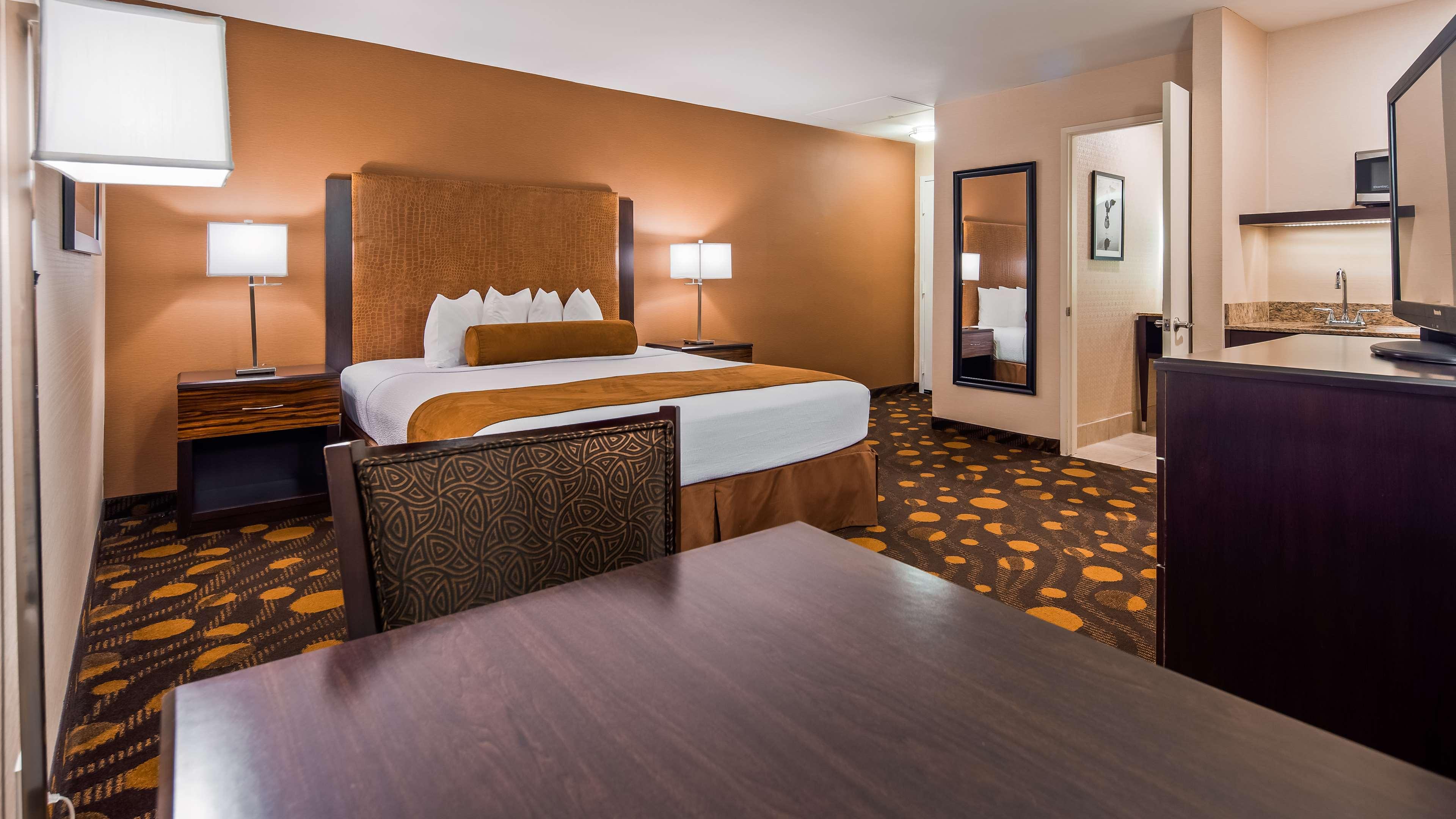 Best Western Plus Suites Hotel Coronado Island Екстер'єр фото