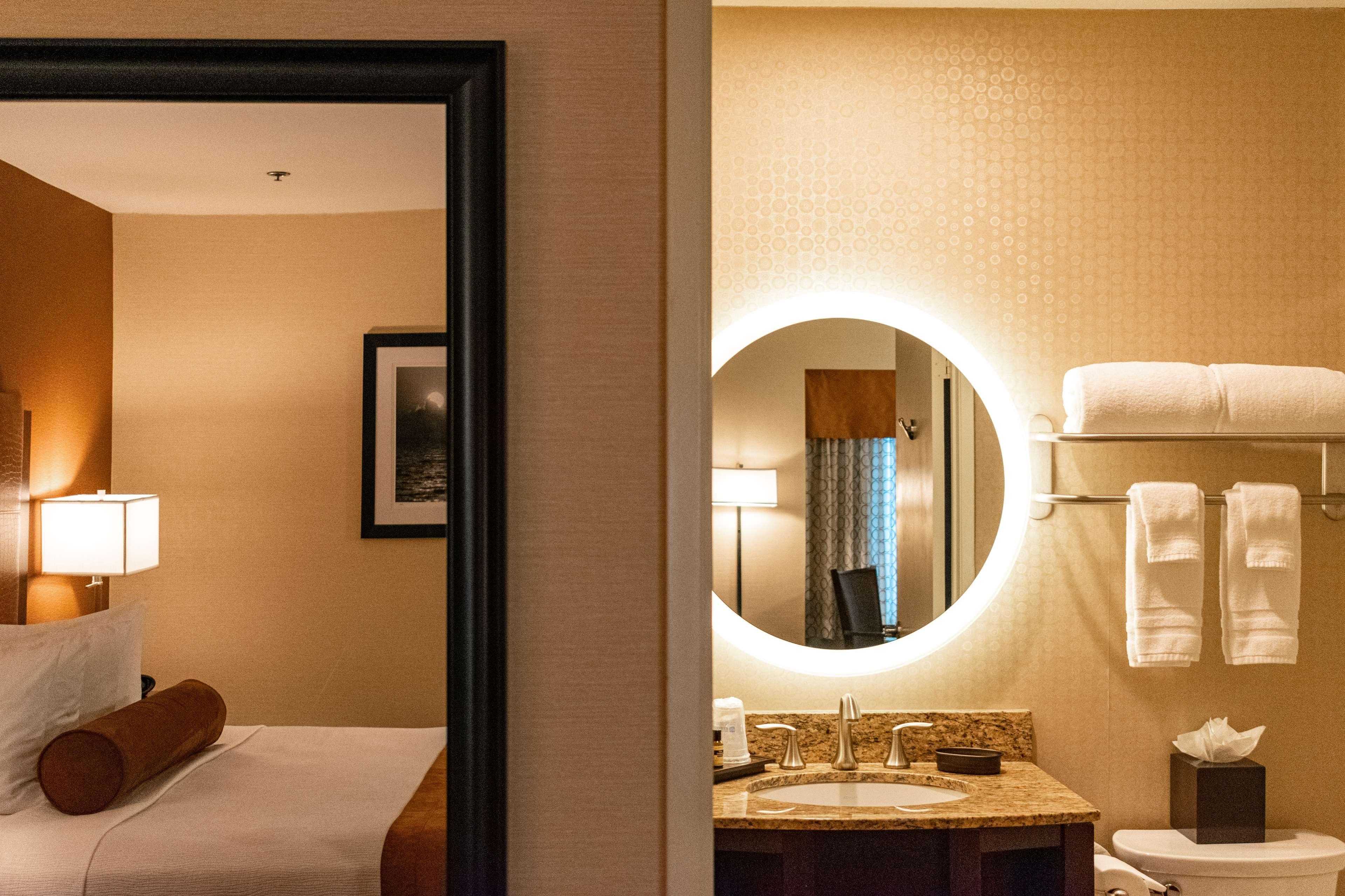 Best Western Plus Suites Hotel Coronado Island Екстер'єр фото