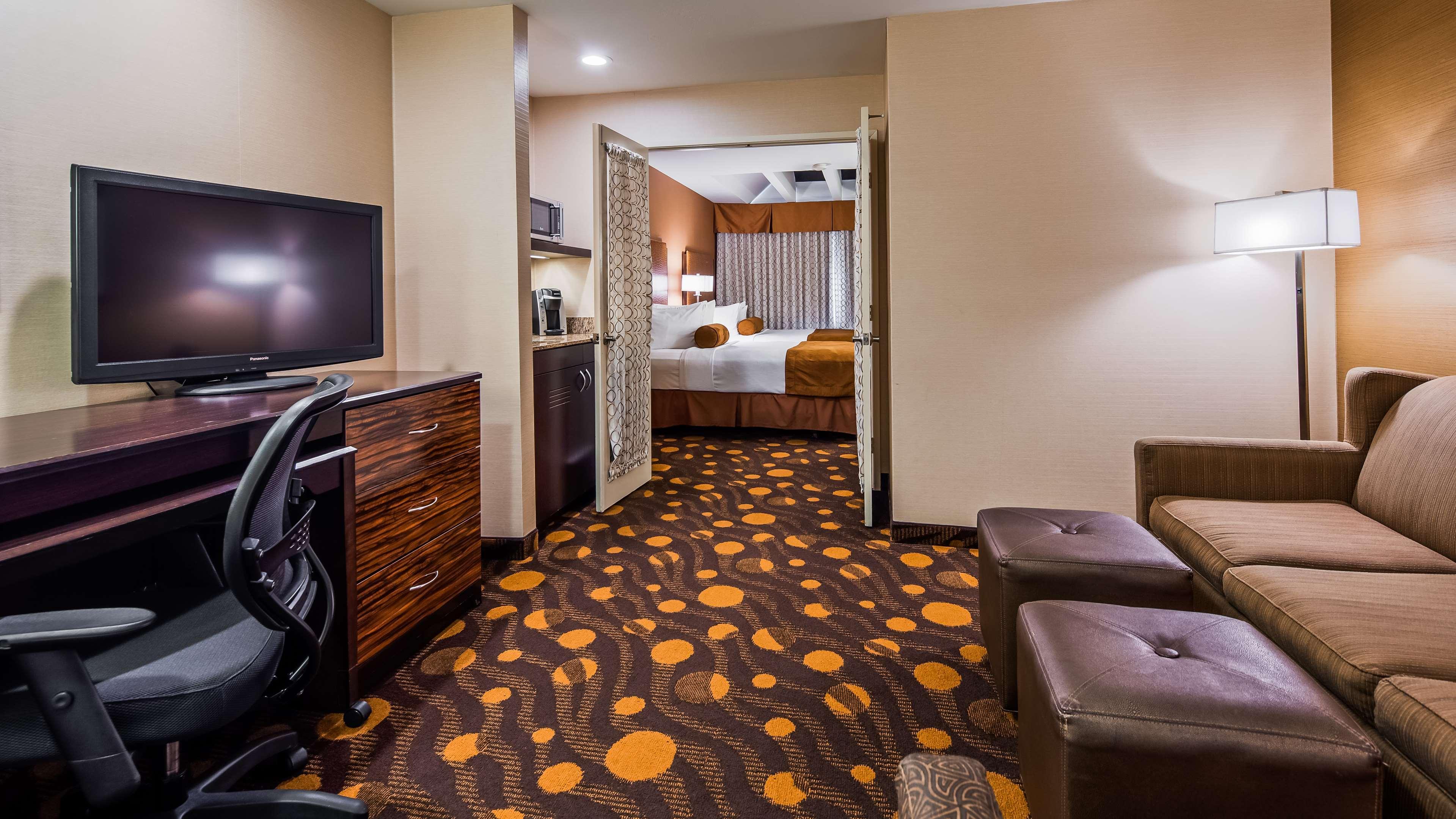 Best Western Plus Suites Hotel Coronado Island Екстер'єр фото