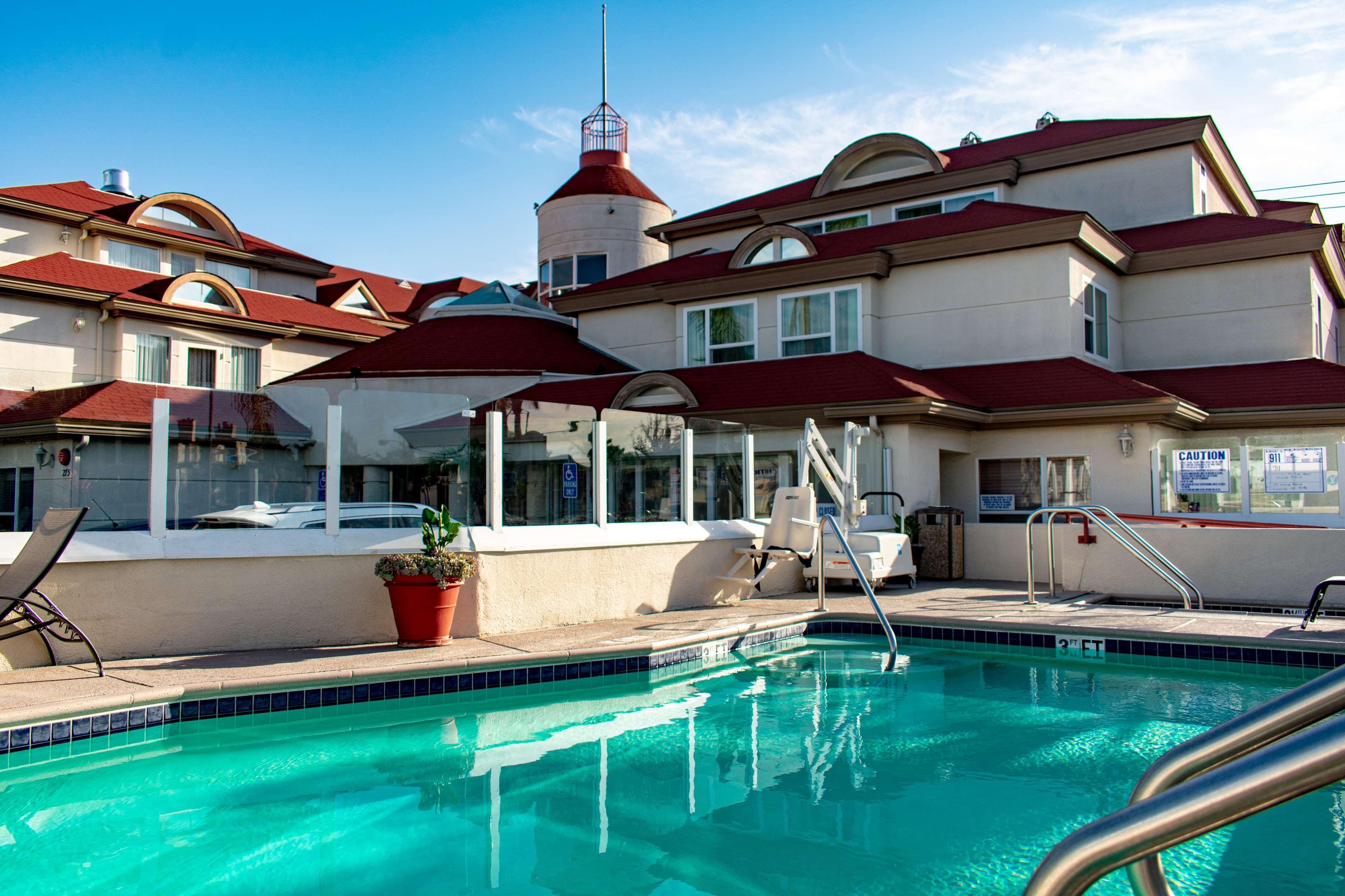 Best Western Plus Suites Hotel Coronado Island Екстер'єр фото
