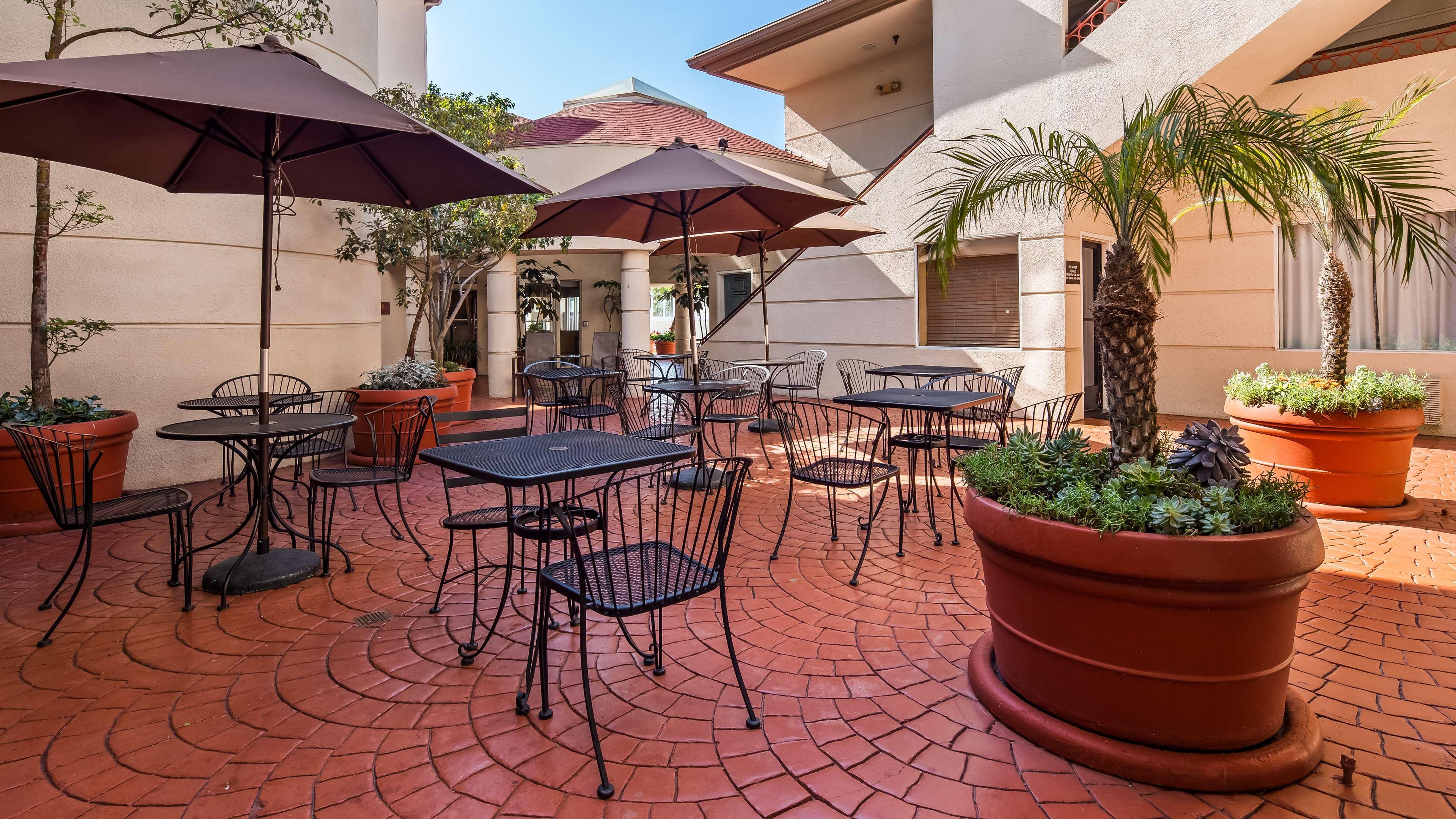 Best Western Plus Suites Hotel Coronado Island Екстер'єр фото