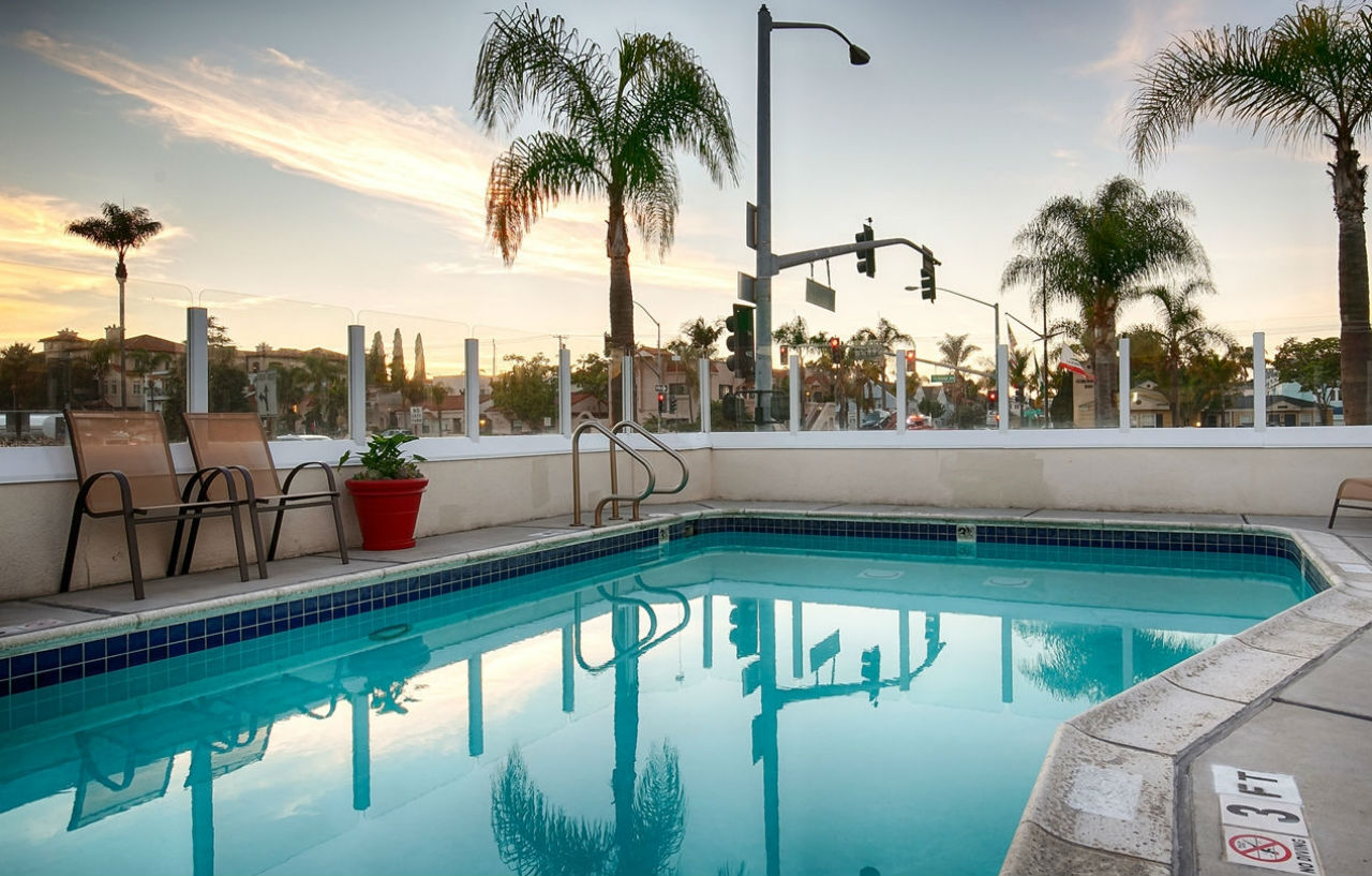Best Western Plus Suites Hotel Coronado Island Екстер'єр фото
