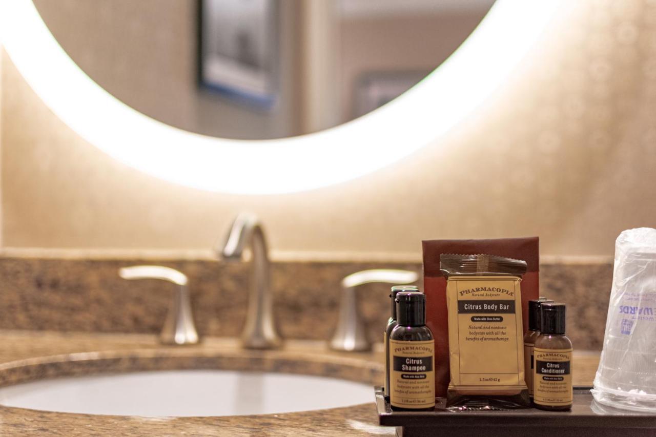 Best Western Plus Suites Hotel Coronado Island Екстер'єр фото
